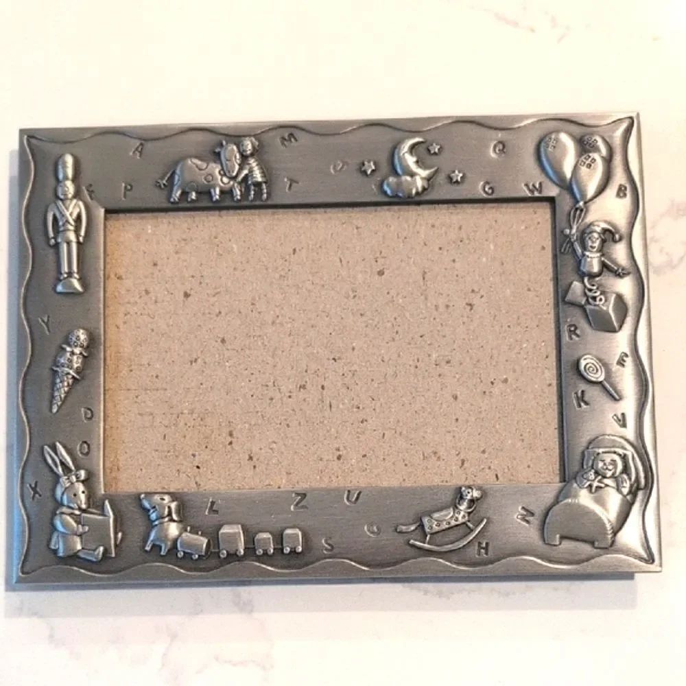 Malden Child's Picture Frame Animal Toy Baby Nursery Grandparents 3x5 Photo Size